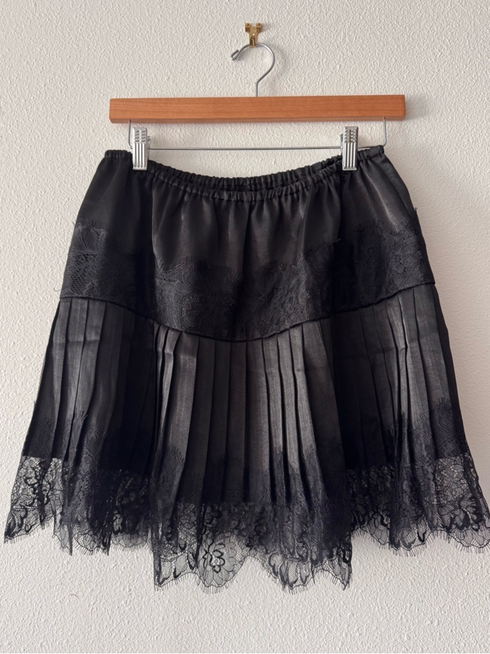 Black Lace-Trim Pleated Skirt Women's Large